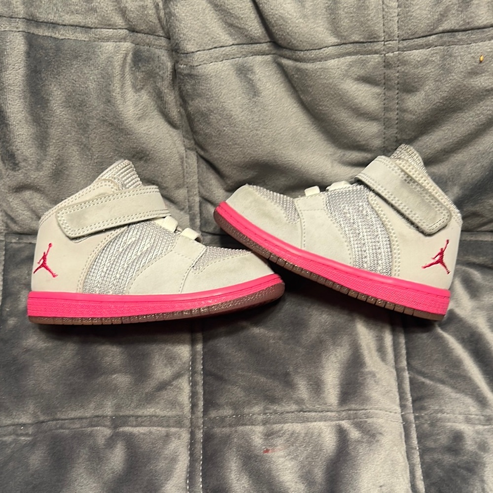 Nike Air Jordan Flight Toddlers Basketball Shoe Size 6C pink and gray